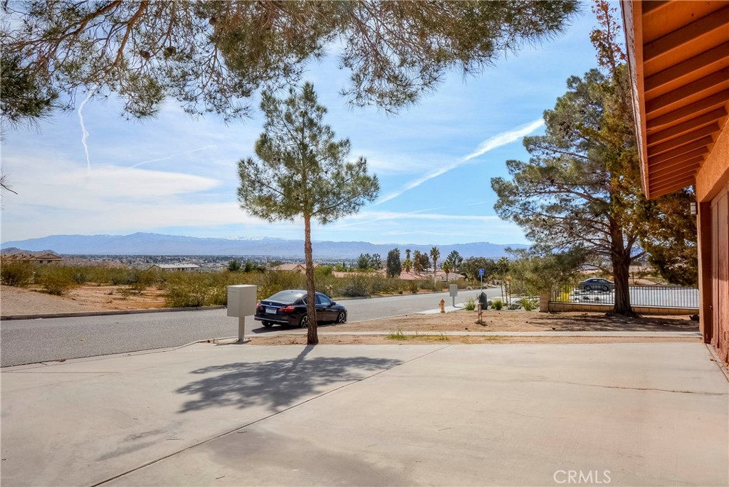 16462 Kalo Road Apple Valley, CA 92307 - Photo 7 of 46