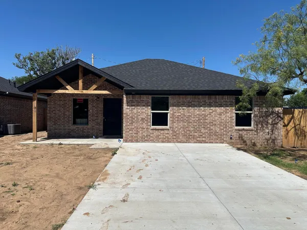 $1,495 | 303 Ave L, Abernathy, TX 79311