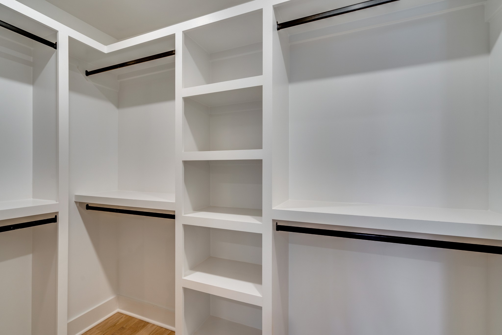 411 High Street Nashville, TN 37211 - Photo 25 of 32 a close view of closet