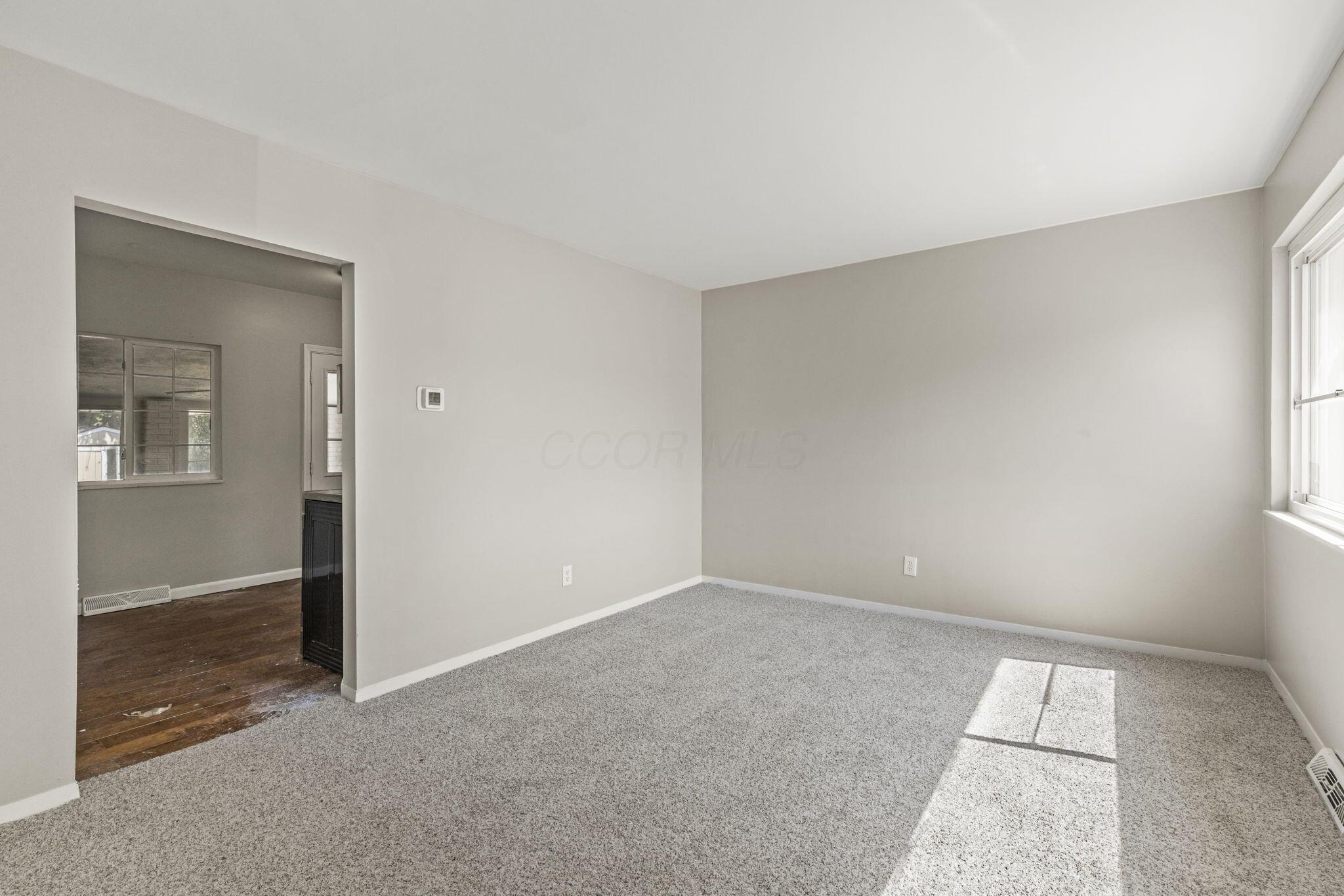 3318 Eakin Road Columbus, OH 43204 - Photo 2 of 25 2024-9-10 3318 Eakin Rd 012