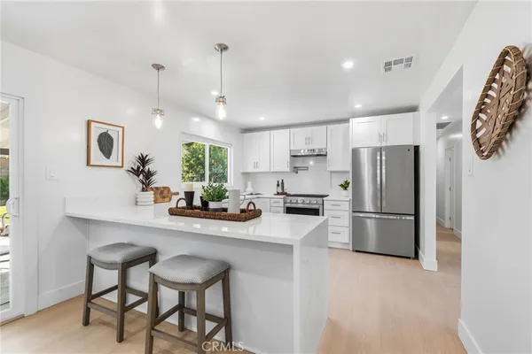 $880,000 | 585 Wendy Drive, Newbury Park, CA 91320