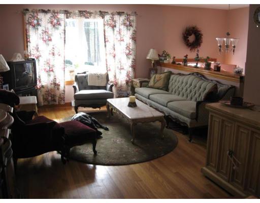 79 Partridge Road Billerica, MA 01821 - Photo 3 of 12