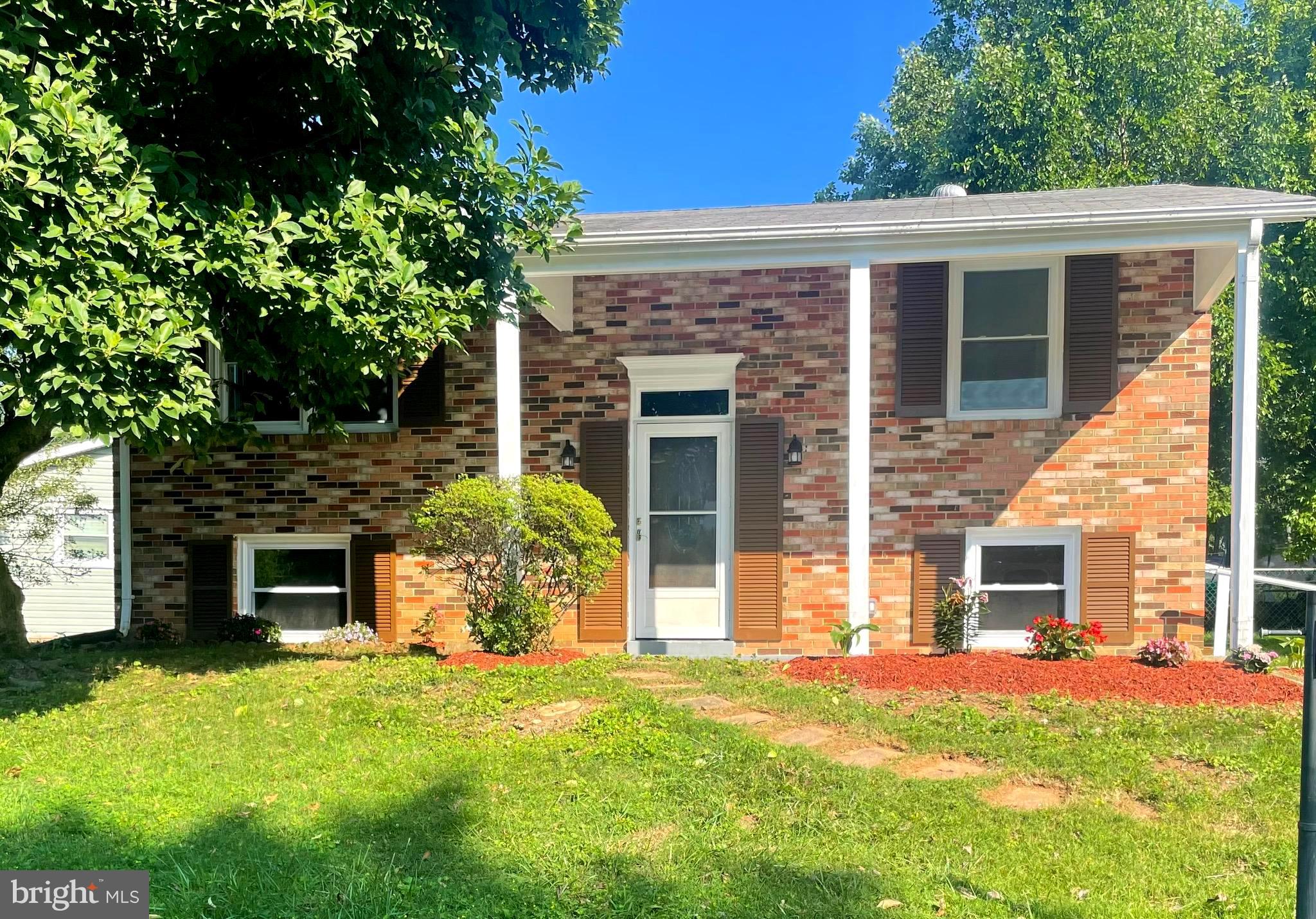 124 Rawlings Road Gaithersburg, MD 20877 - Photo 3 of 46 Gallery Image 3