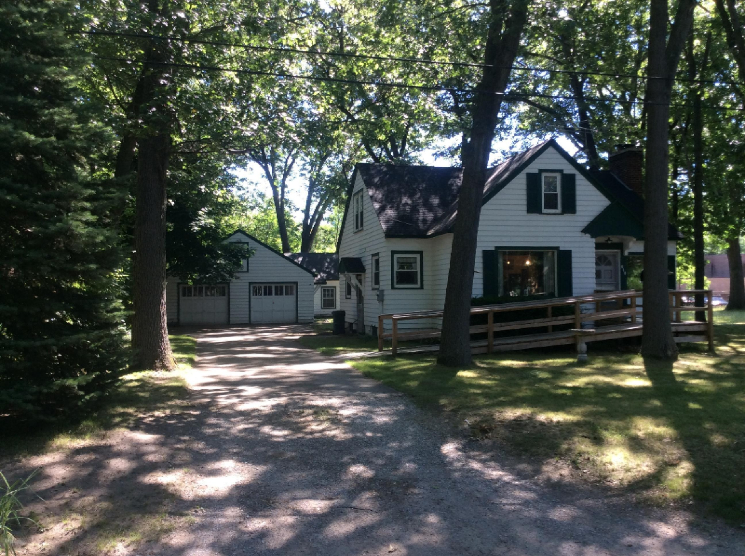 640 Straley Street North Muskegon, MI 49445 - Photo 2 of 21 IMG_0245