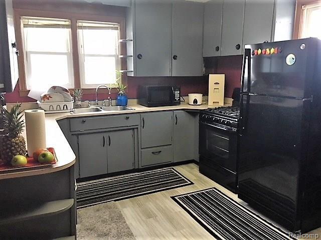 g kitchen.JPG