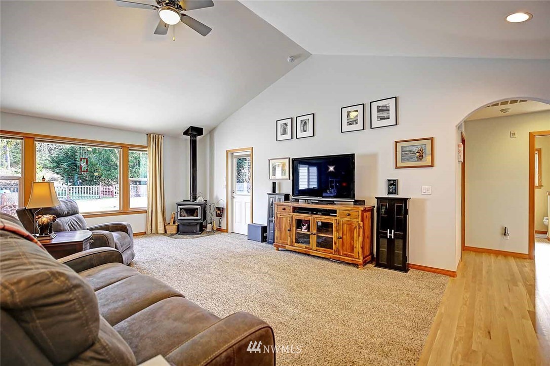 585 South Camano Ridge Road Camano Island, WA 98282 - Photo 8 of 25 Gallery Image 8