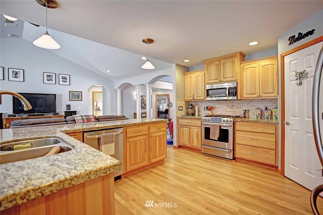 585 South Camano Ridge Road Camano Island, WA 98282 - Photo 10 of 25 Gallery Image 10