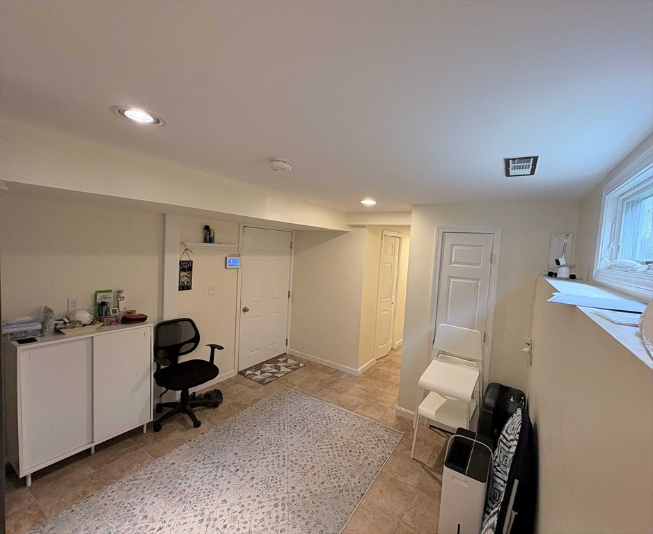 13 Apollo Avenue Billerica, MA 01821 - Photo 14 of 18