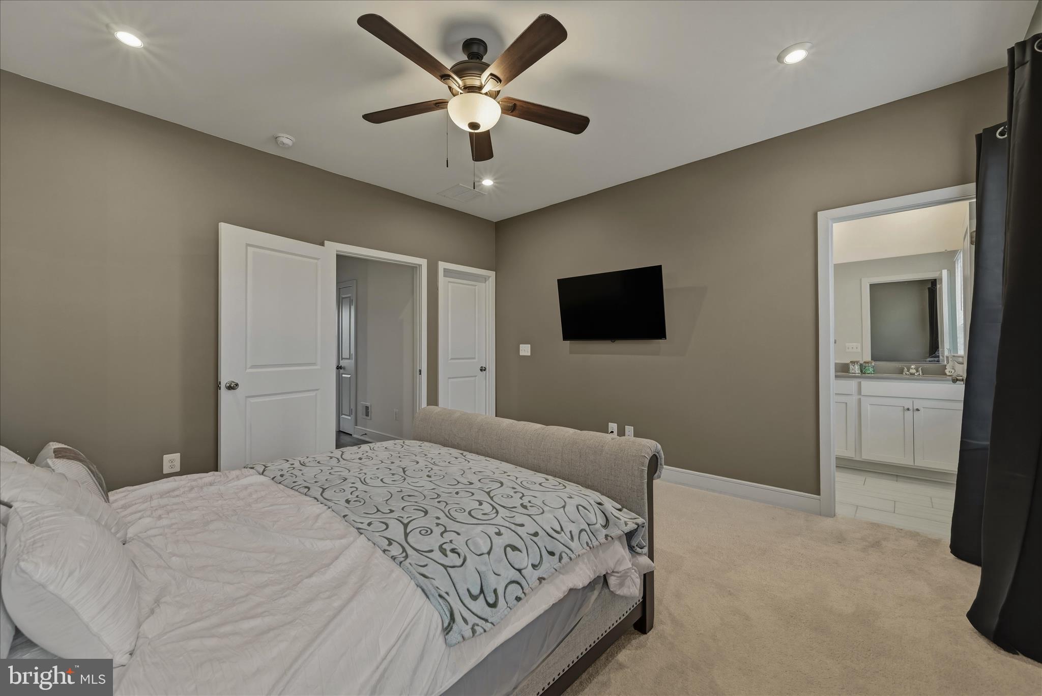 124 Checkerspot Way Lake White Post, VA 22663 - Photo 24 of 81 Primary Bedroom