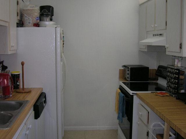 150 Northwest 70th Street, Unit 201 Boca Raton, FL 33487 - Photo 9 of 25 Kitchen