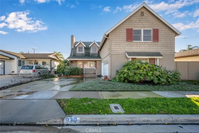 $1,395,000 | 930 Coastline Drive, Seal Beach, CA 90740