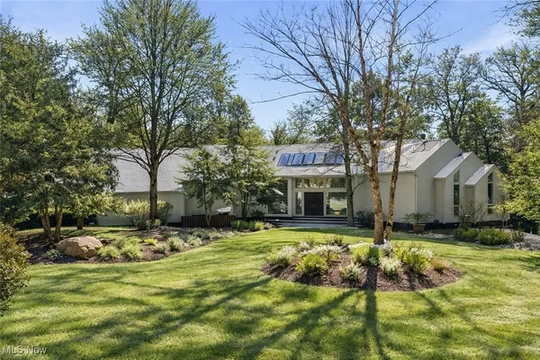 $1,300,000 | 999 Chestnut Run, Gates Mills, OH 44040