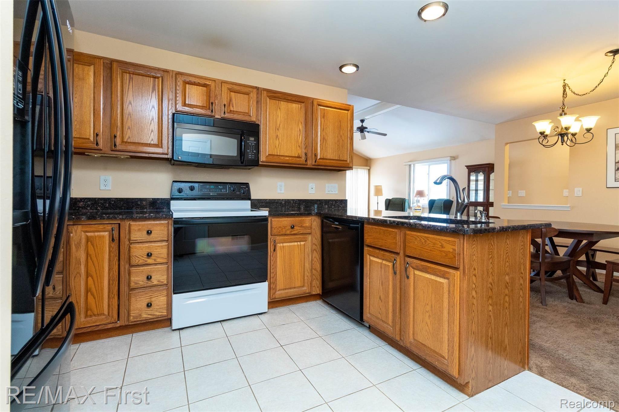 16683 Country Ridge Court Macomb, MI 48044 - Photo 11 of 35 interior (8).jpg
