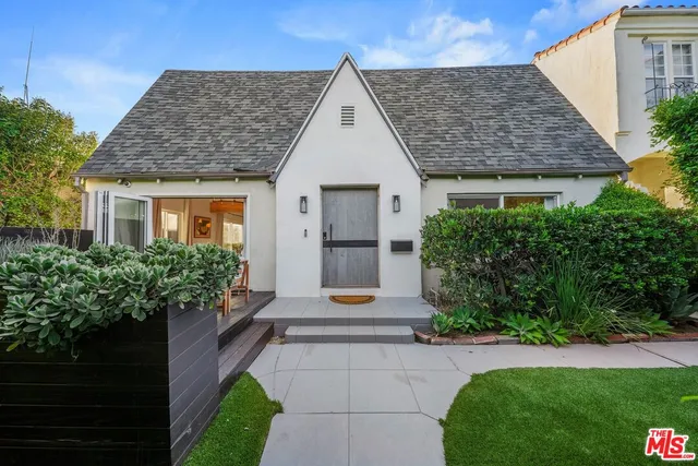 $1,995,000 | 1155 South Rimpau Boulevard, Los Angeles, CA 90019