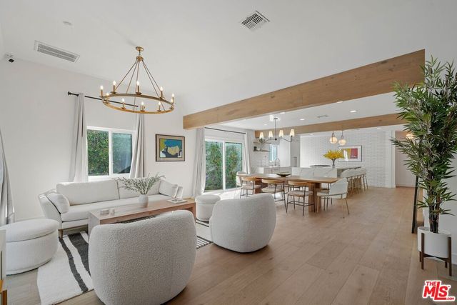 $1,995,000 | 1155 South Rimpau Boulevard, Los Angeles, CA 90019