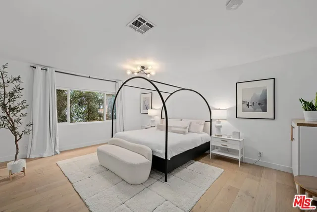 $1,995,000 | 1155 South Rimpau Boulevard, Los Angeles, CA 90019