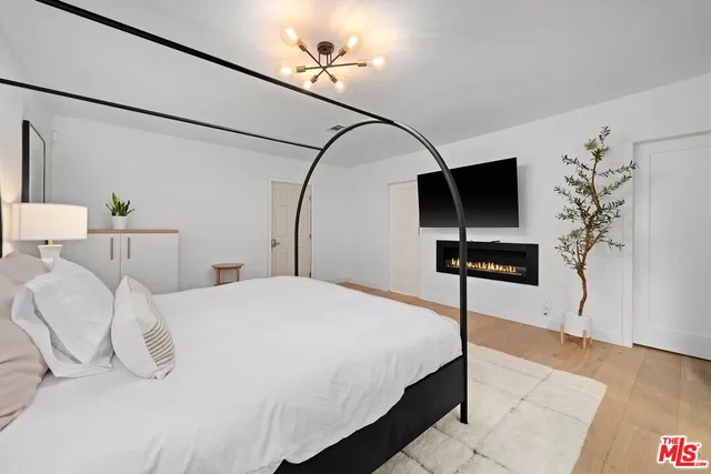 $1,995,000 | 1155 South Rimpau Boulevard, Los Angeles, CA 90019