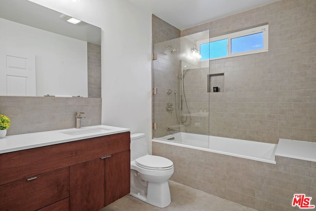 1155 South Rimpau Boulevard Los Angeles, CA 90019 - Photo 23 of 45