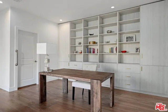 $1,995,000 | 1155 South Rimpau Boulevard, Los Angeles, CA 90019