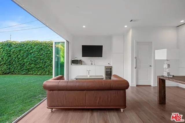 $1,995,000 | 1155 South Rimpau Boulevard, Los Angeles, CA 90019