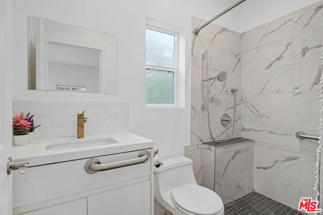 $1,995,000 | 1155 South Rimpau Boulevard, Los Angeles, CA 90019