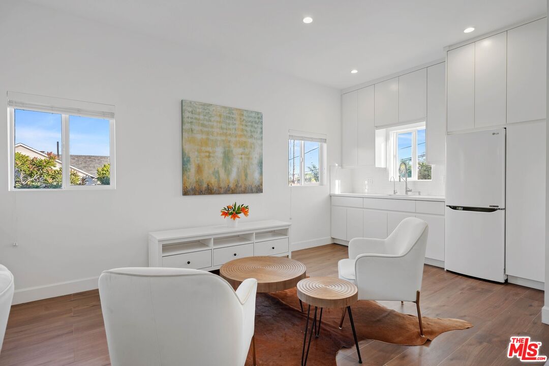 1155 South Rimpau Boulevard Los Angeles, CA 90019 - Photo 34 of 45