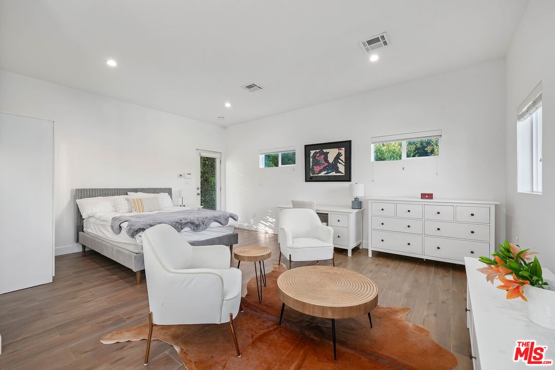 1155 South Rimpau Boulevard Los Angeles, CA 90019 - Photo 36 of 45