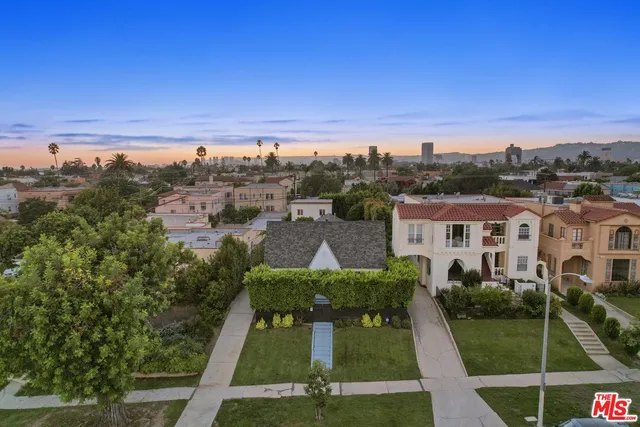 $1,995,000 | 1155 South Rimpau Boulevard, Los Angeles, CA 90019