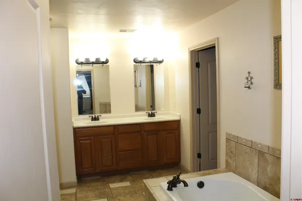 $579,000 | 3200 Ravens Crest Drive, Montrose, CO 81401