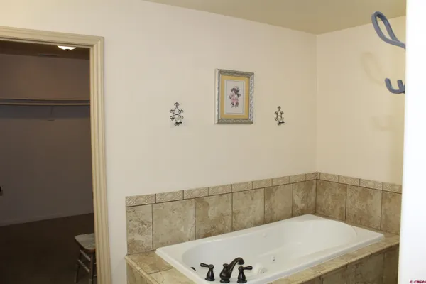 $579,000 | 3200 Ravens Crest Drive, Montrose, CO 81401