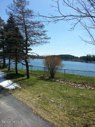 4 Ridge Avenue Pittsfield, MA 01201 - Photo 12 of 12 20140417_121528