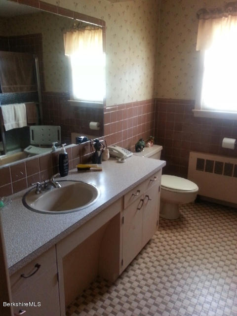 4 Ridge Avenue Pittsfield, MA 01201 - Photo 4 of 12 20140416_131301