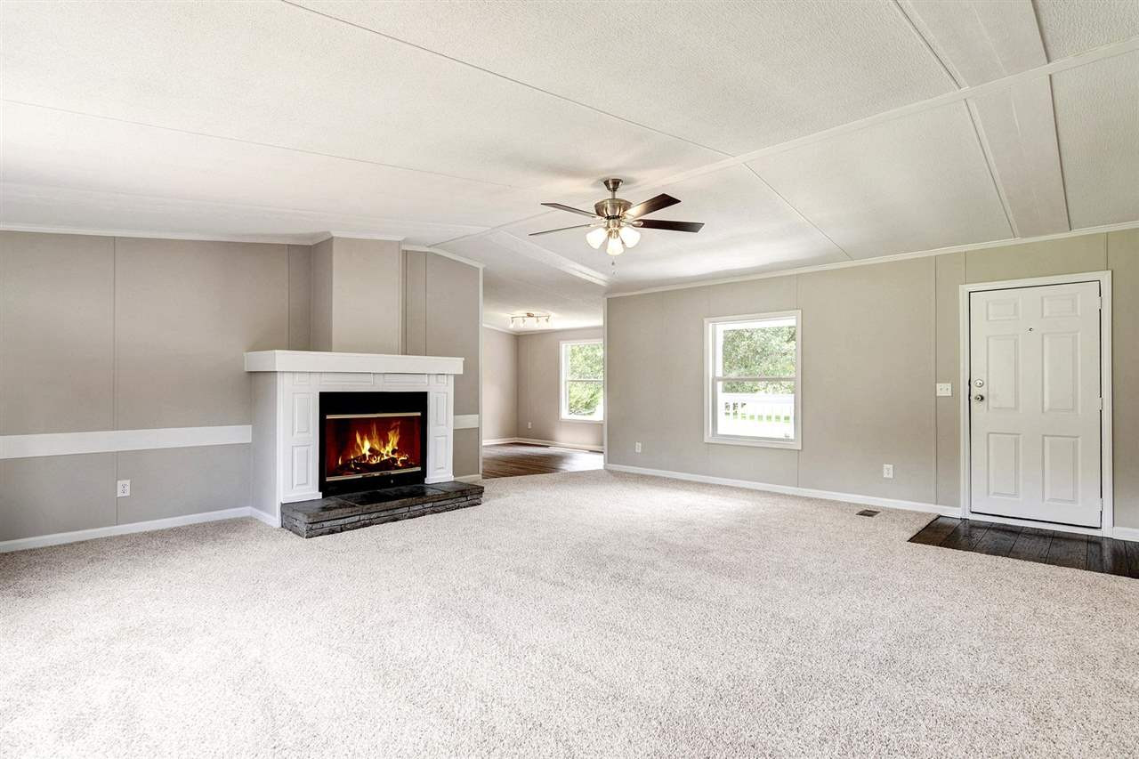 861 Scott Road Kenly, NC 27542 - Photo 19 of 30 Living Room