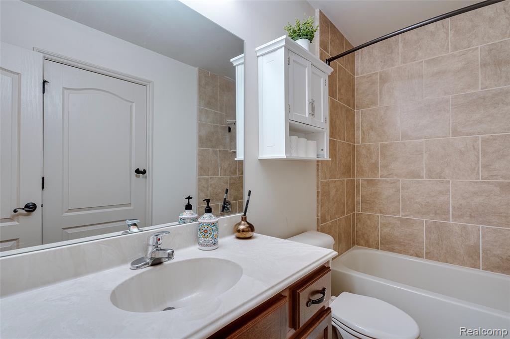 23616 Dunston Road Novi, MI 48375 - Photo 41 of 70 Gallery Image 41