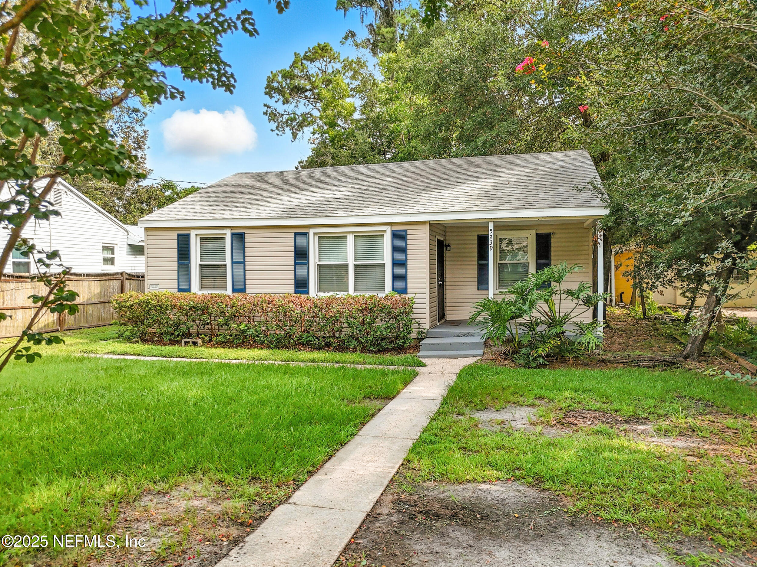 5239 Cruz Road Jacksonville, FL 32207 - Photo 1 of 33 1_Front of Home
