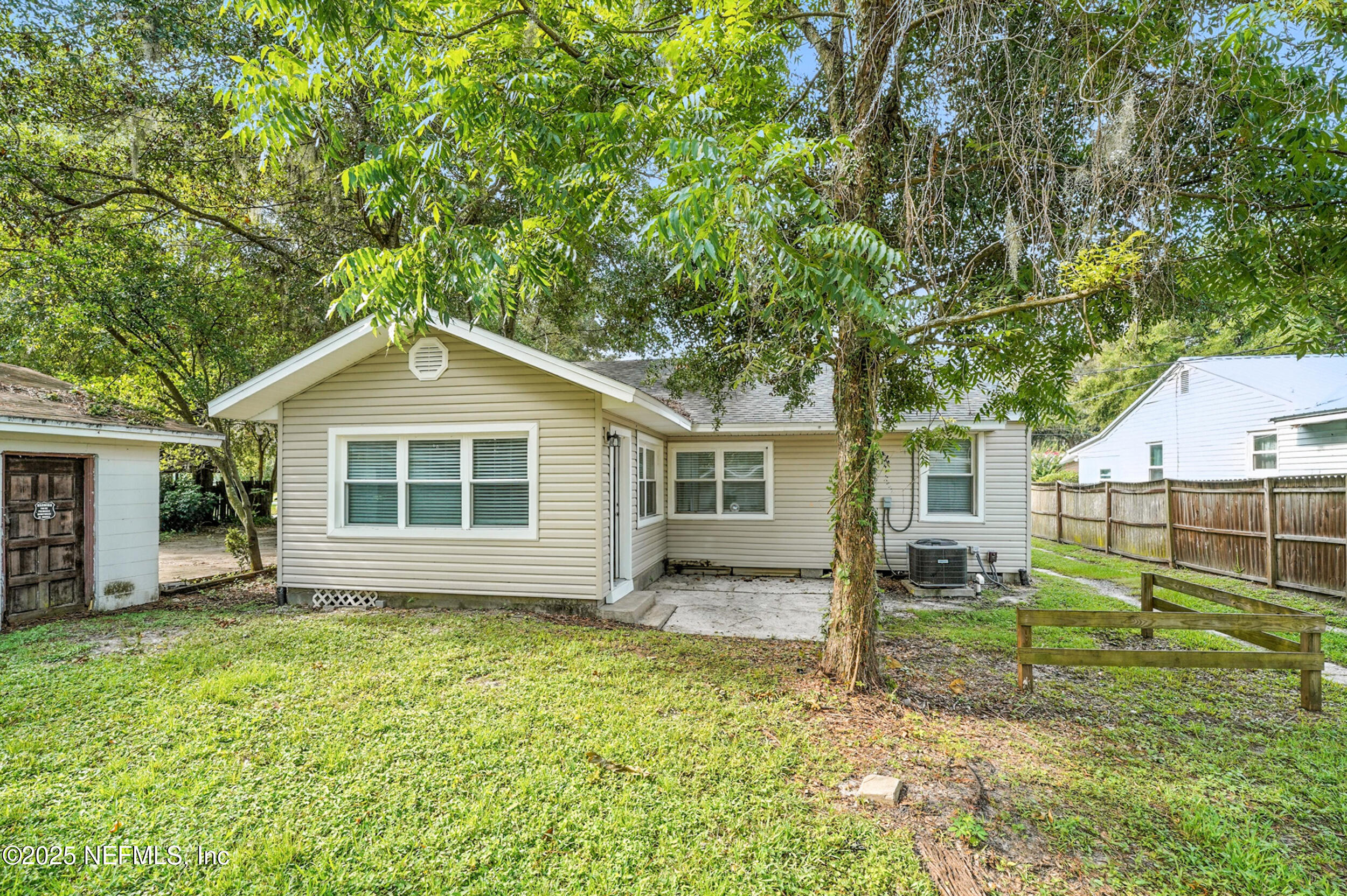 5239 Cruz Road Jacksonville, FL 32207 - Photo 22 of 33 22_Backyard
