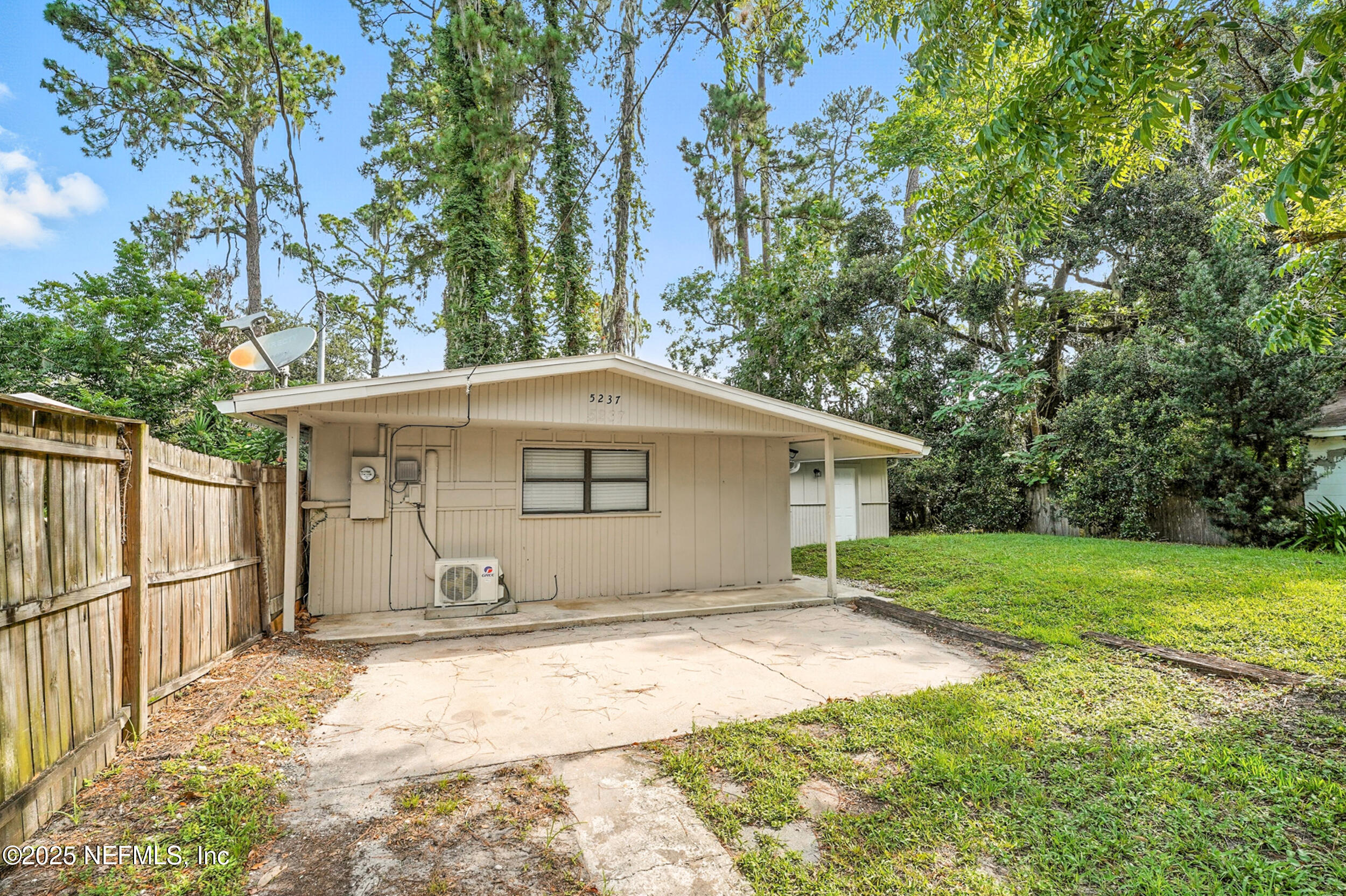 5239 Cruz Road Jacksonville, FL 32207 - Photo 23 of 33 23_Back Property