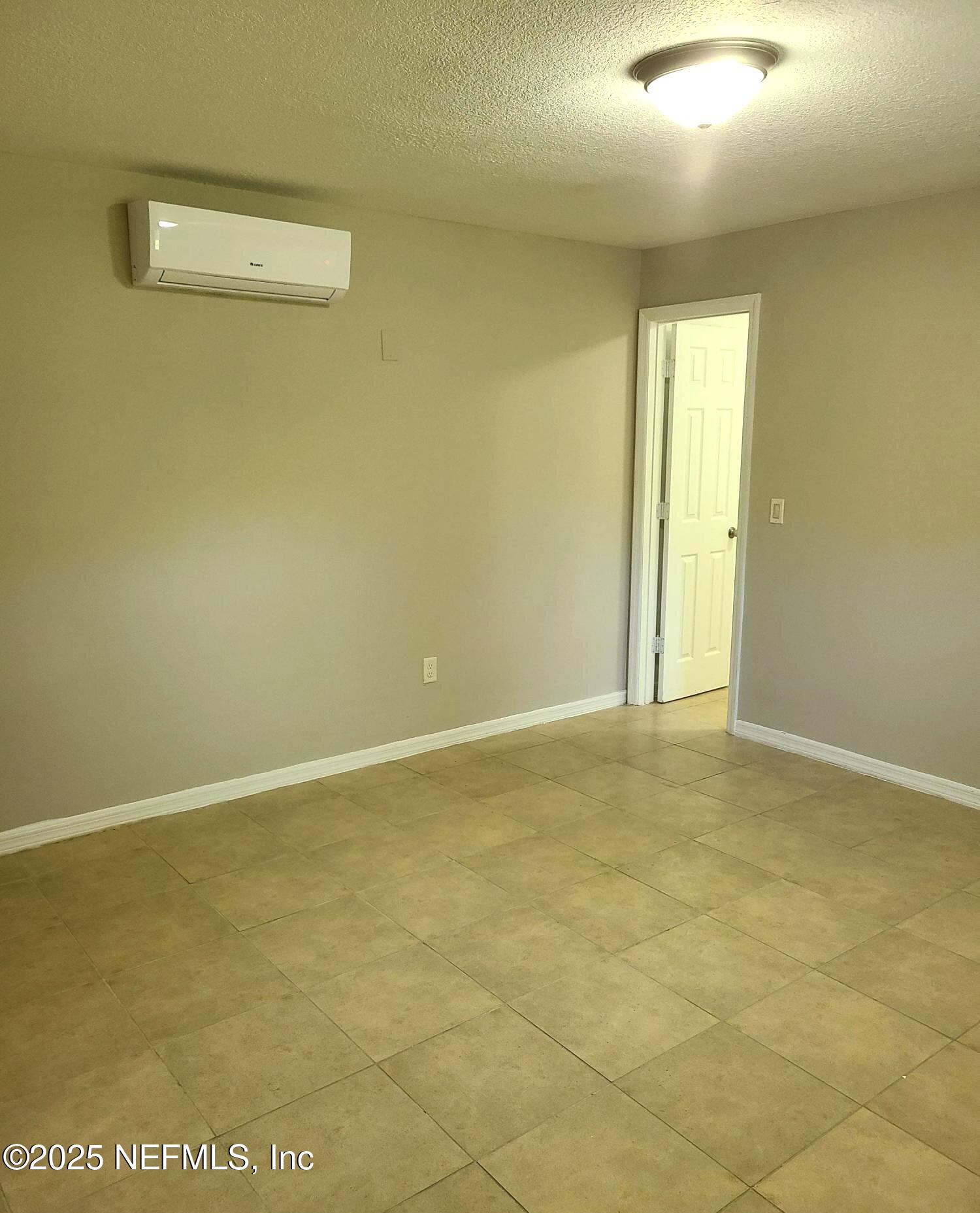 5239 Cruz Road Jacksonville, FL 32207 - Photo 29 of 33 30_Back Property - Bedroom 2