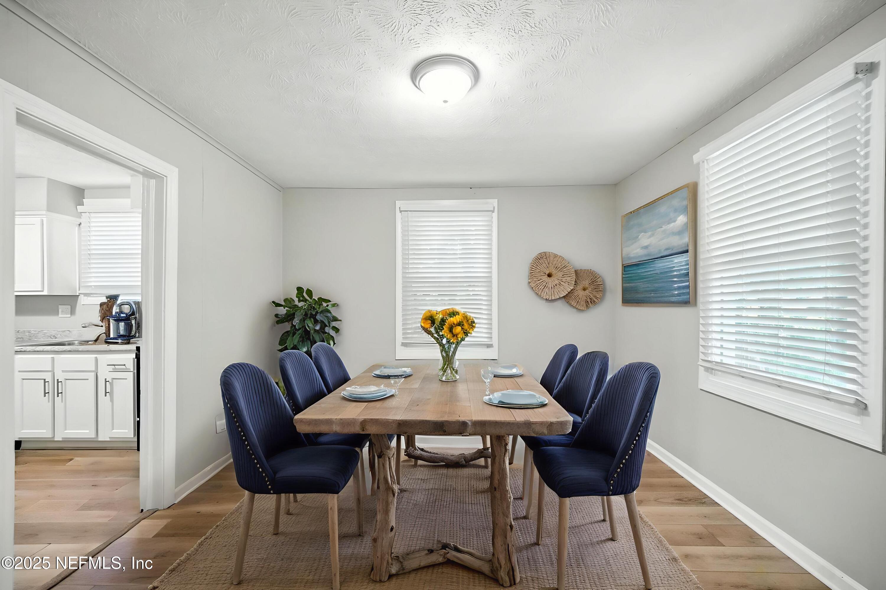 5239 Cruz Road Jacksonville, FL 32207 - Photo 5 of 33 5_Dining Space - Virtually Staged