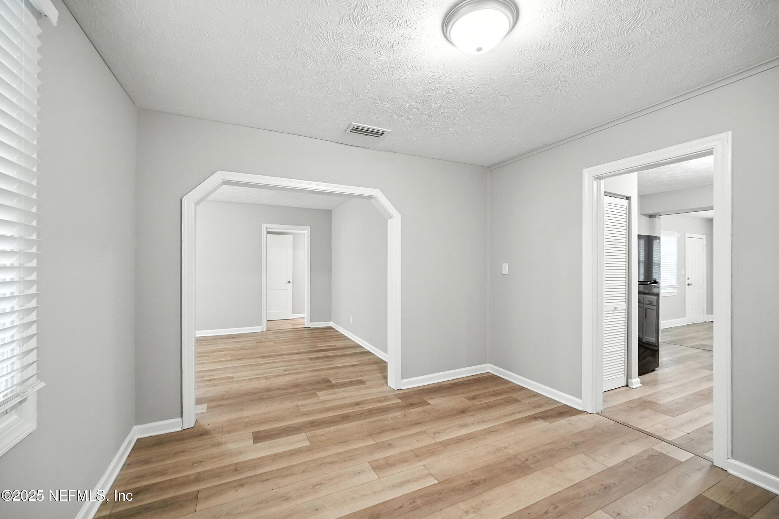 5239 Cruz Road Jacksonville, FL 32207 - Photo 6 of 33 6_Dining Space