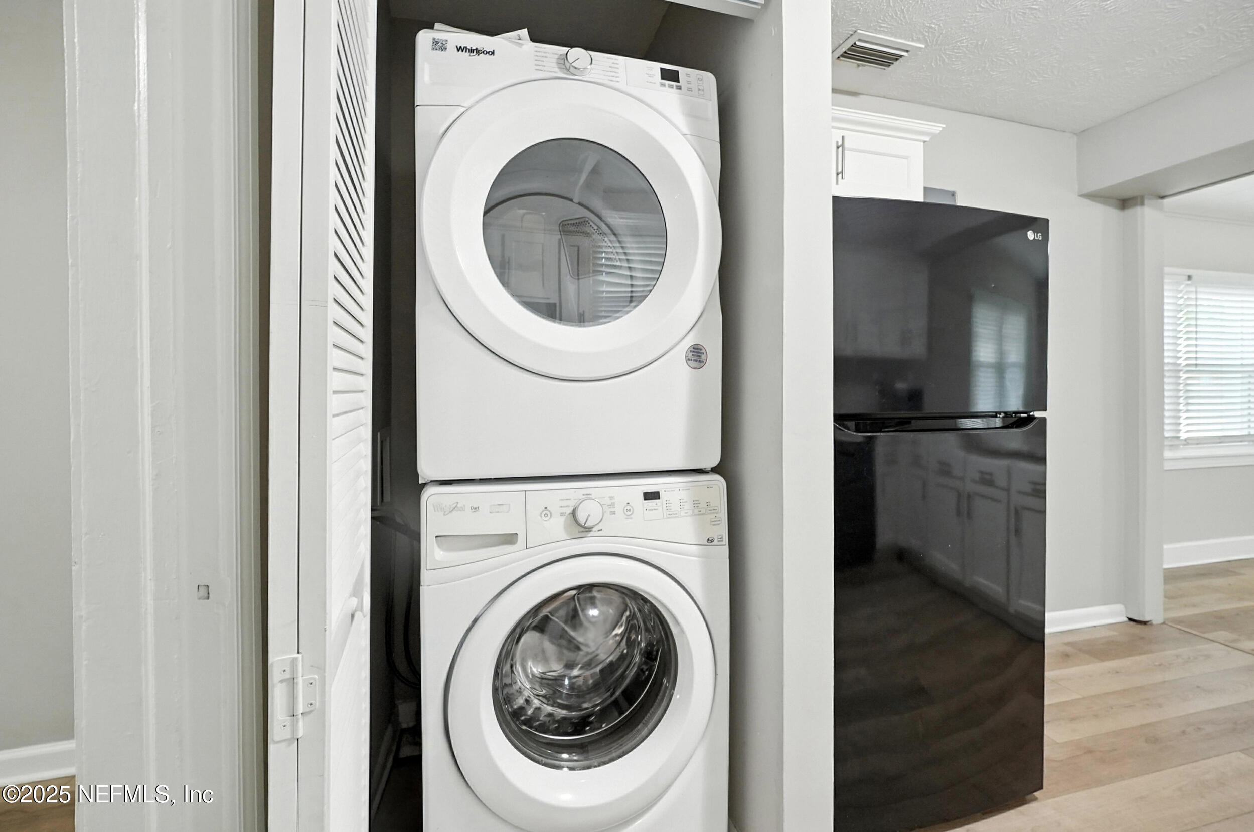 5239 Cruz Road Jacksonville, FL 32207 - Photo 10 of 33 10_Laundry Space