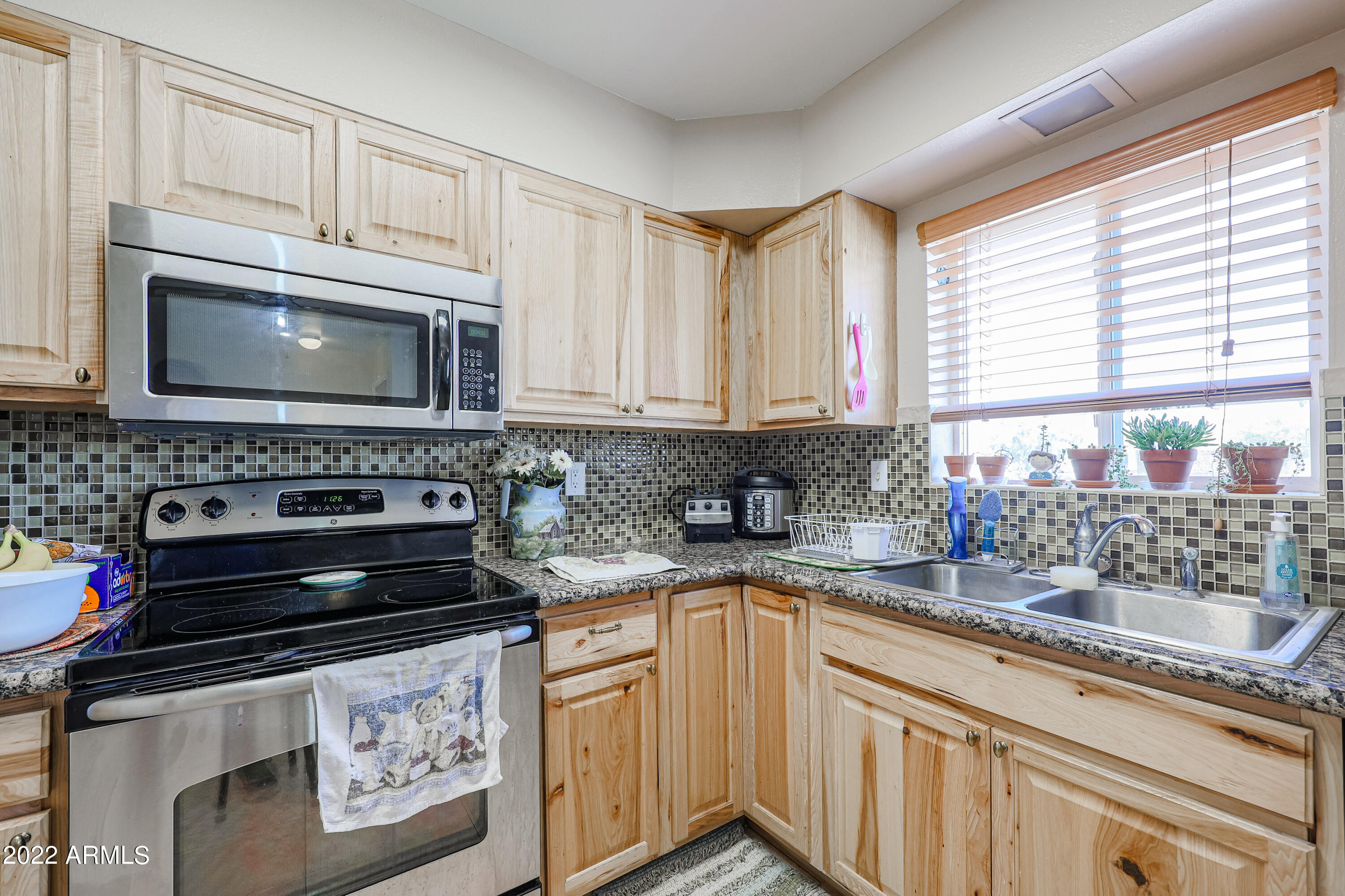 2305 East Cactus Road Phoenix, AZ 85022 - Photo 5 of 34 B (8)