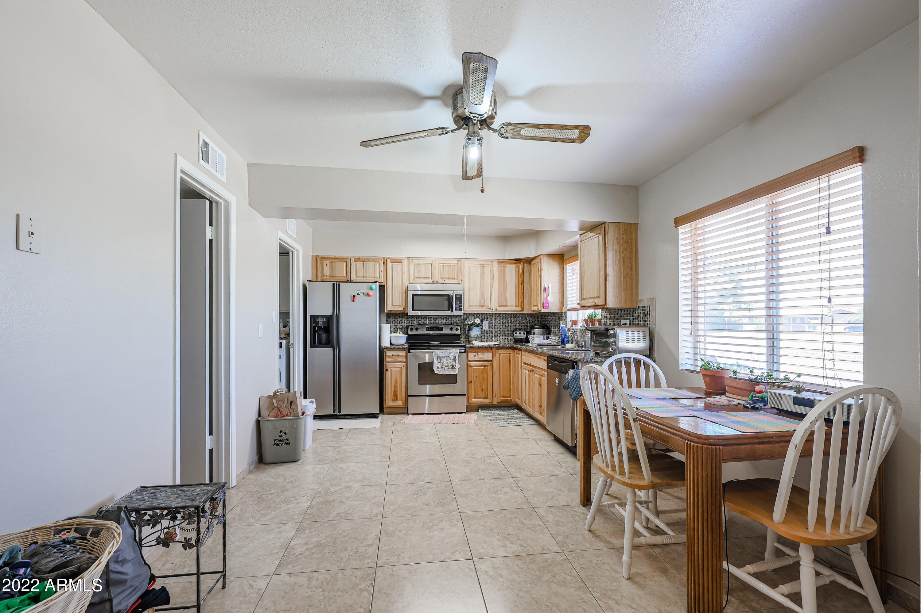 2305 East Cactus Road Phoenix, AZ 85022 - Photo 8 of 34 B (4)