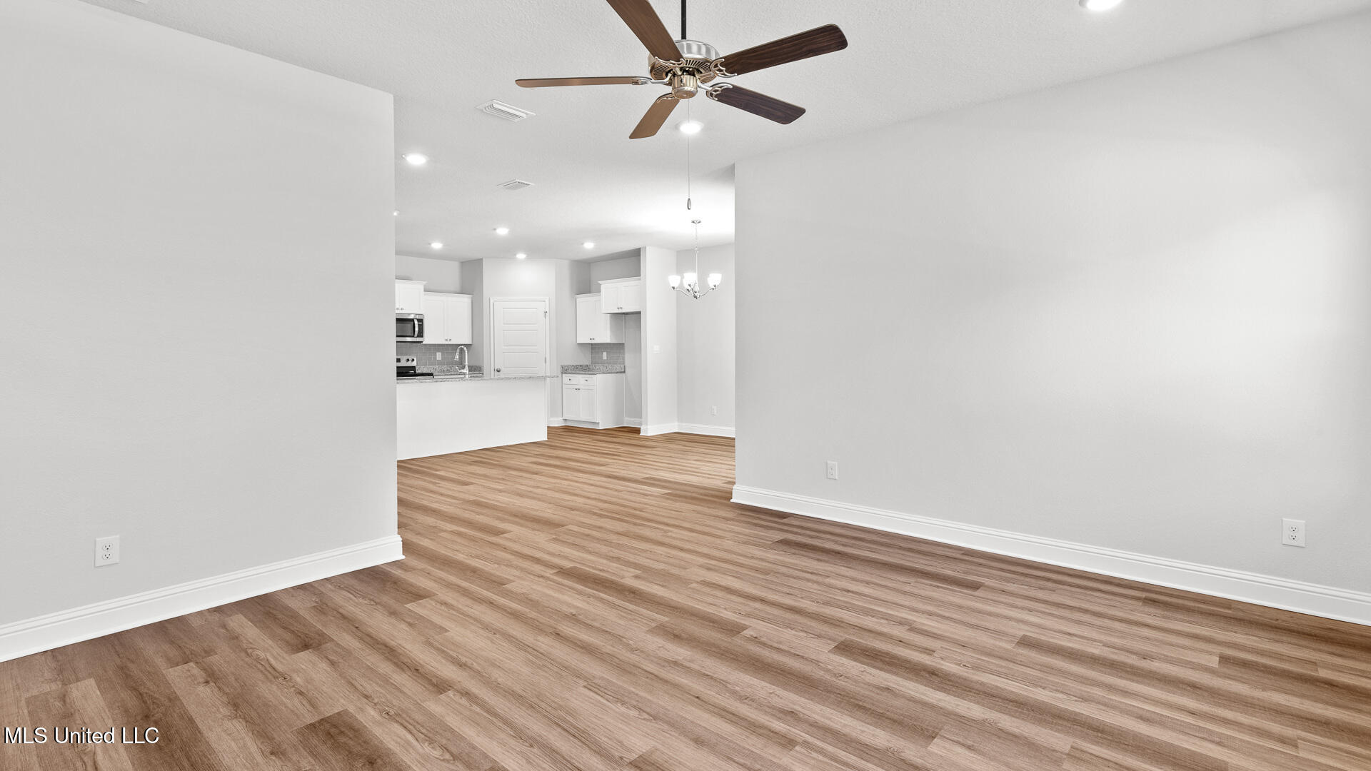 18432 Spring Hill Drive Saucier, MS 39574 - Photo 17 of 29 Living Area