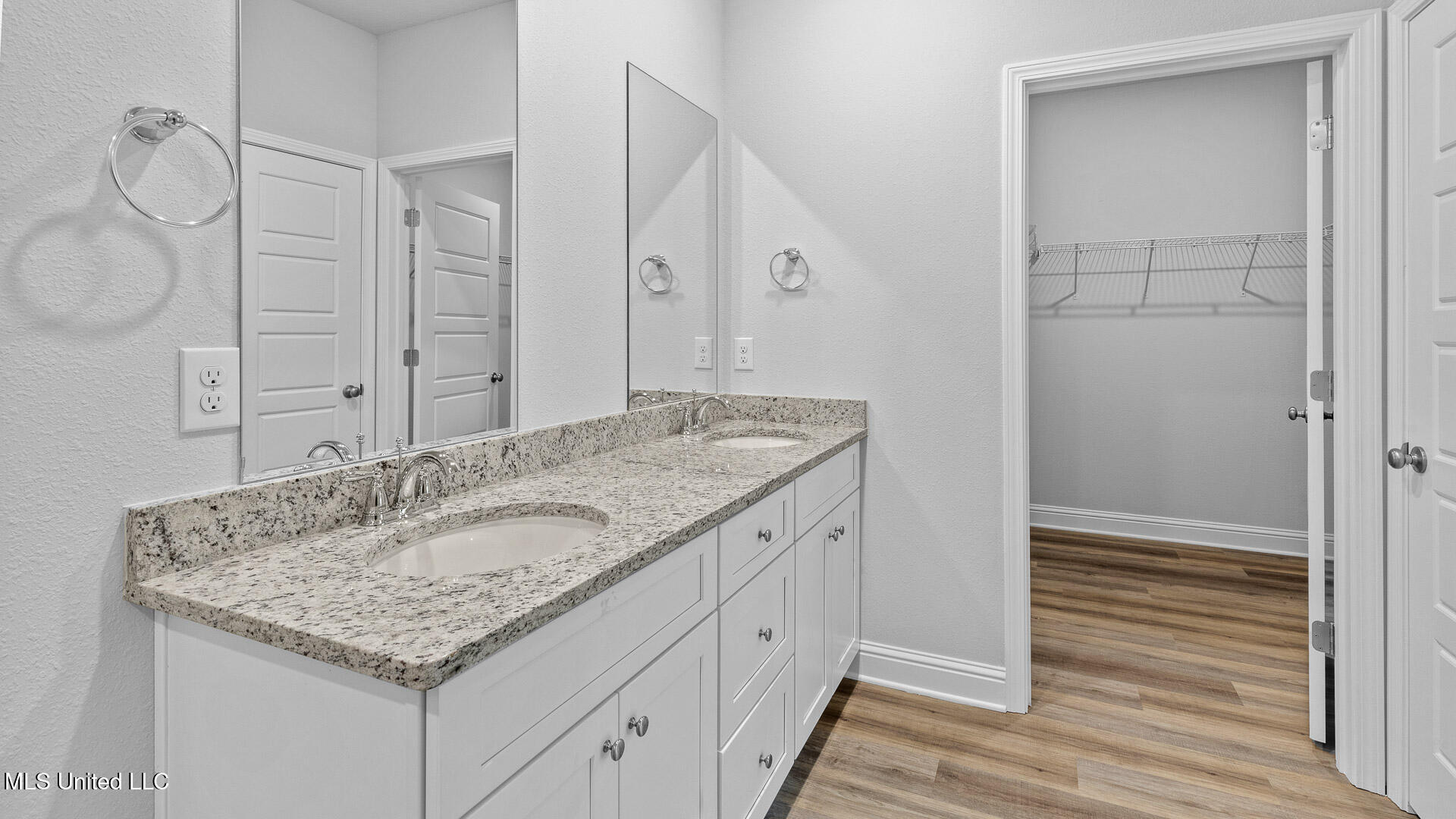 18432 Spring Hill Drive Saucier, MS 39574 - Photo 23 of 29 Primary Bathroom
