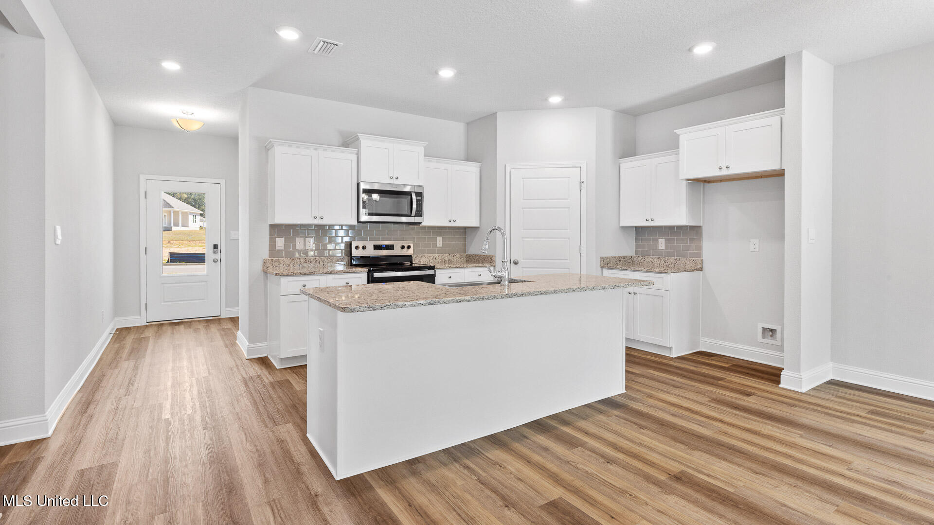 18432 Spring Hill Drive Saucier, MS 39574 - Photo 9 of 29 Kitchen