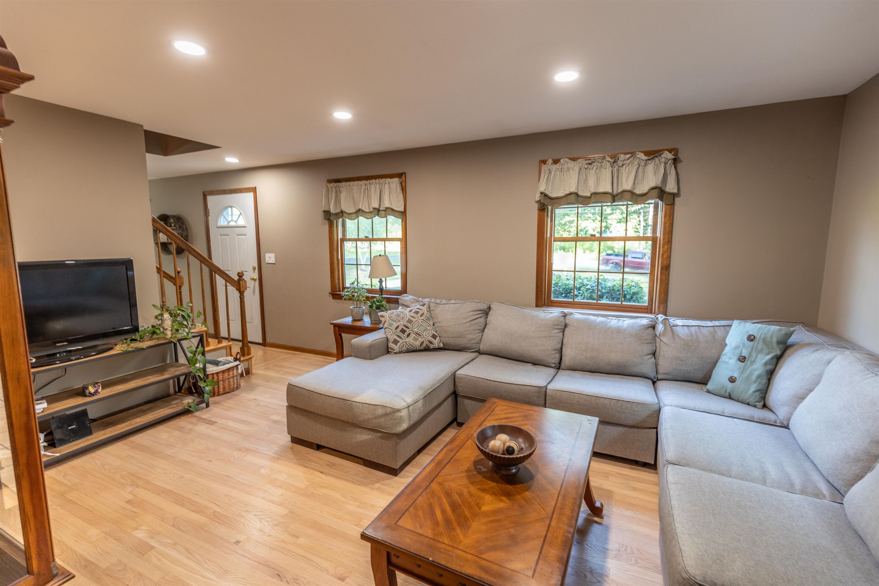 160 Warner Hill Road Derry, NH 03038 - Photo 16 of 37