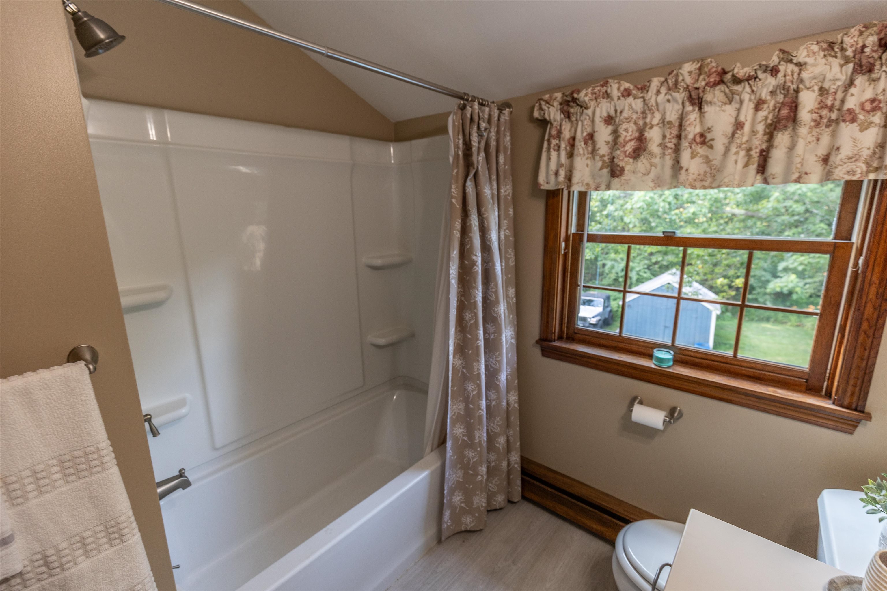 160 Warner Hill Road Derry, NH 03038 - Photo 23 of 37