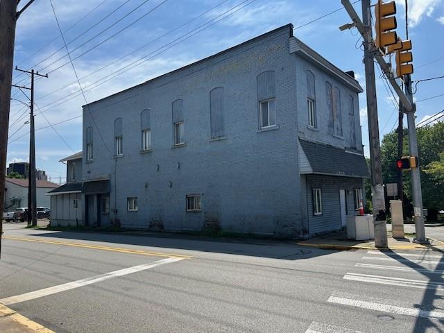 224 Butler Street Springdale, PA 15144 - Photo 13 of 14 a backyard of a house