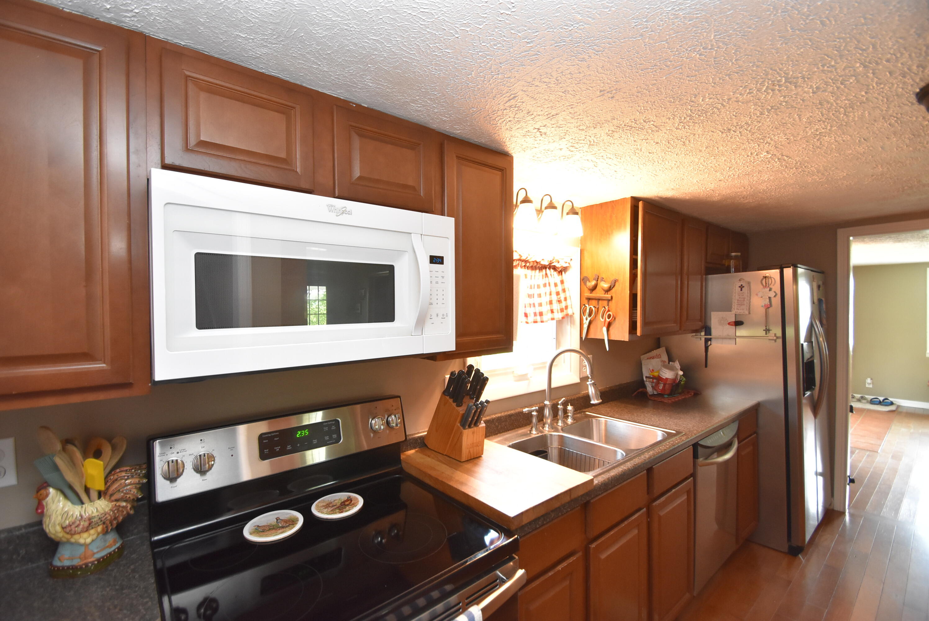 691 Fairview Road Salvisa, KY 40372 - Photo 4 of 42 Modern appliances